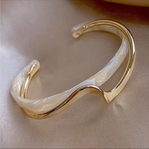 Gold Filled Wave Bracelet